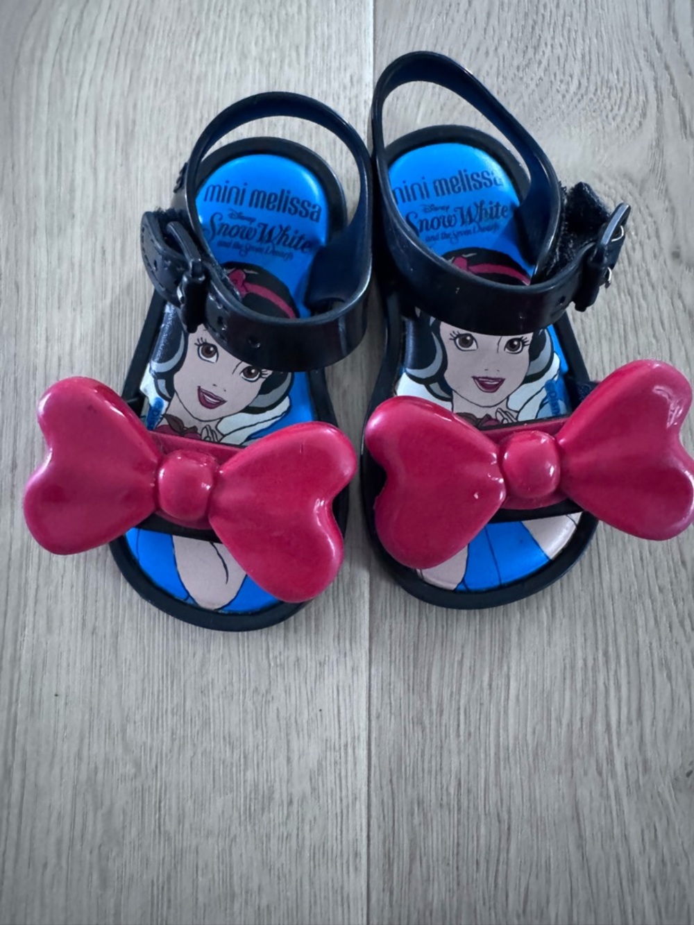 Mini Melissa Snow White Black & Red Bow Kids Sandals